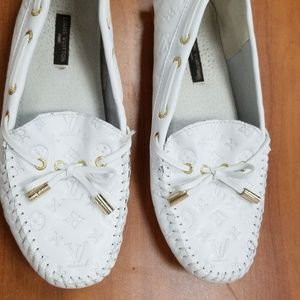White Women's Louis Vuitton Loafers size 6